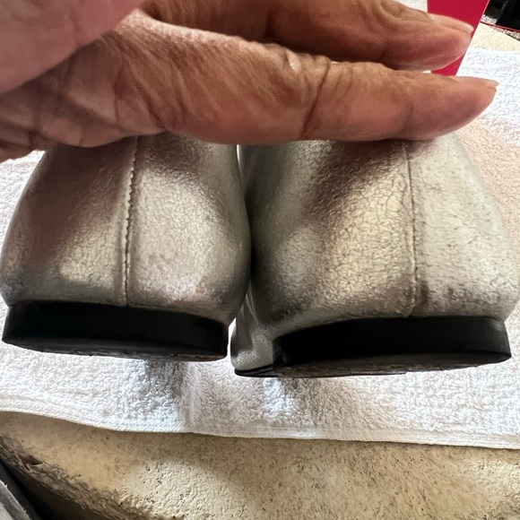 SILVER METALLIC LEATHER ANKLE BOOTIES BY STELLA LUNA… SIZE 40/9.5… - Picture 14 of 15